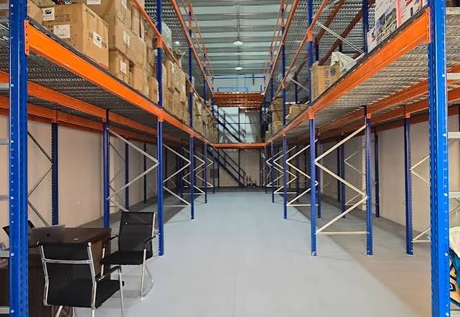 Personal household goods self storage lockable self private unit 150sq ft
