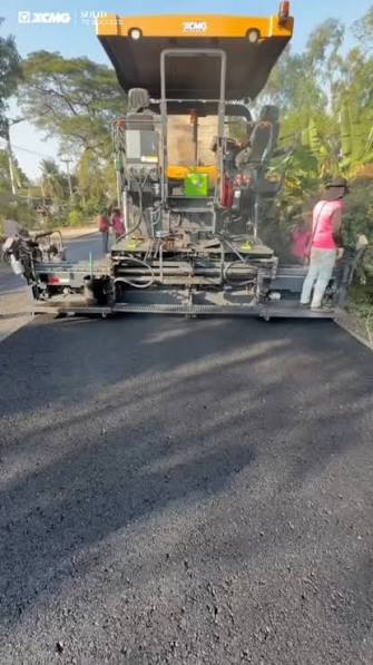 Heavy-Duty Asphalt Bituminous Carpet Road Construction