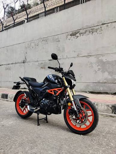 Runner Bolt 165R