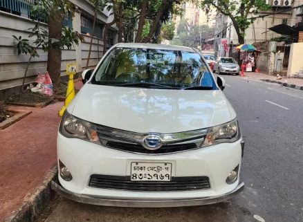 Toyota Corolla Axio Hybrid